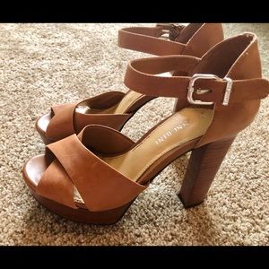 Gianni Bono Leather Sandal Pump Heels Size 7.5